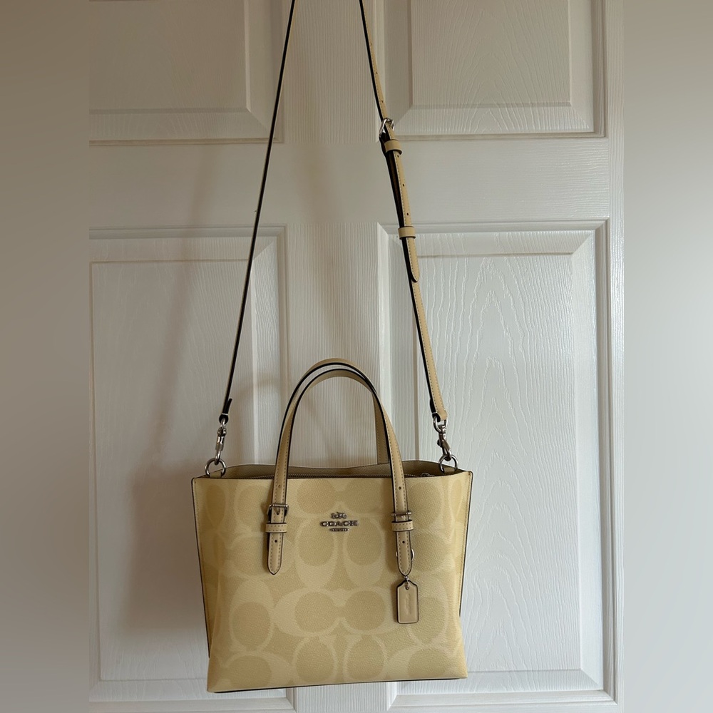 Coach Cream Mollie 25